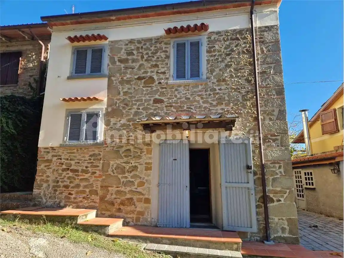 Casa indipendente in vendita a Subbiano
