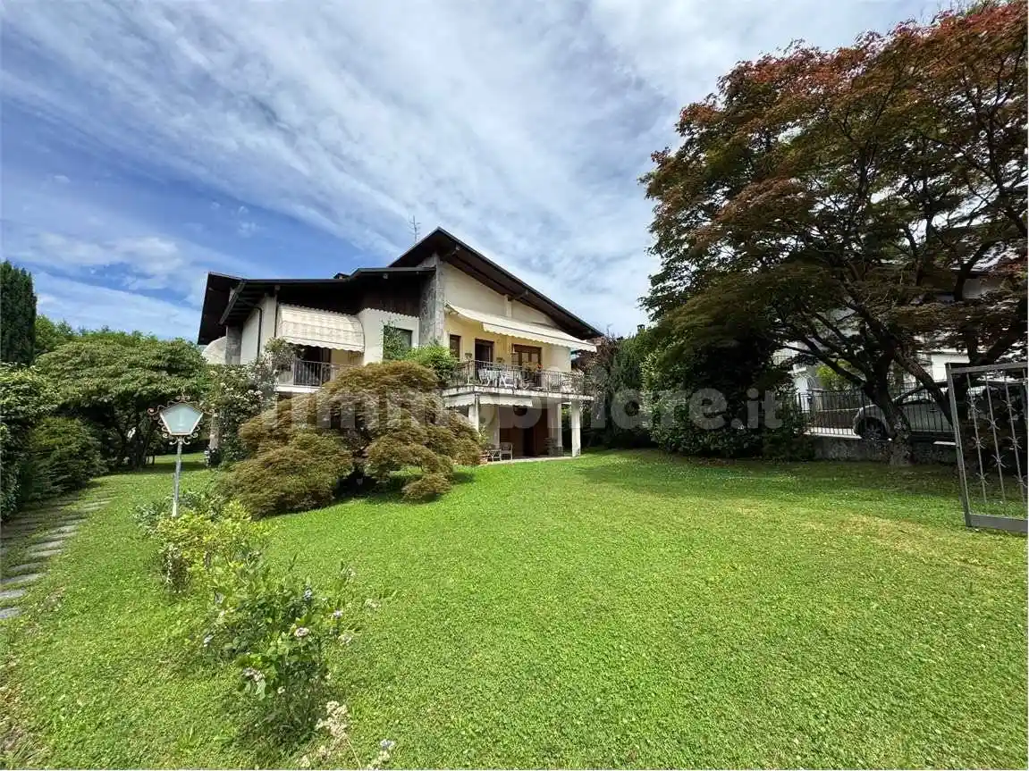 Villa in vendita a Verbania