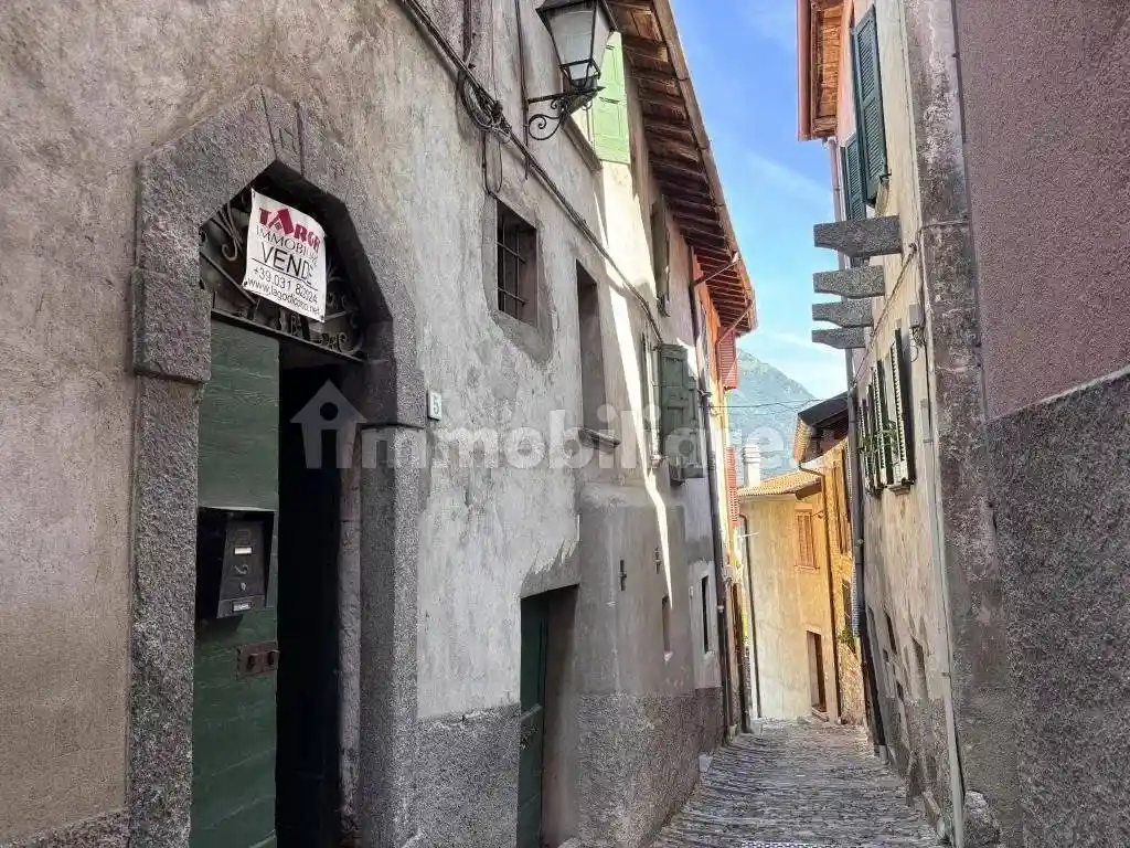Casa indipendente in vendita a Faggeto Lario