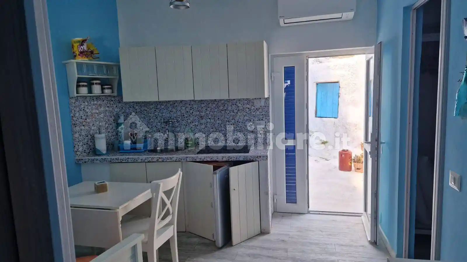 Casa indipendente in affitto a Ponza