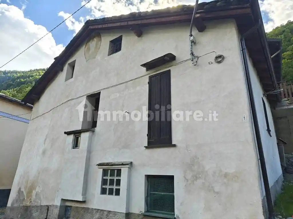 Casa indipendente in vendita a Torre di Santa Maria