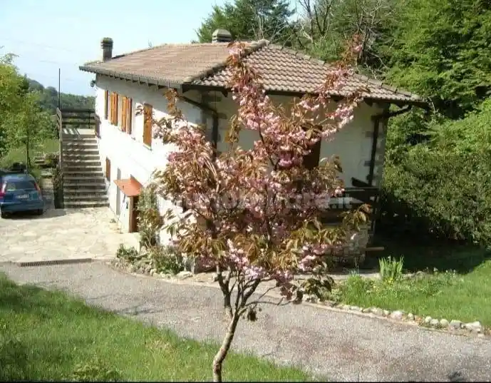 Villa in vendita a Mandello del Lario