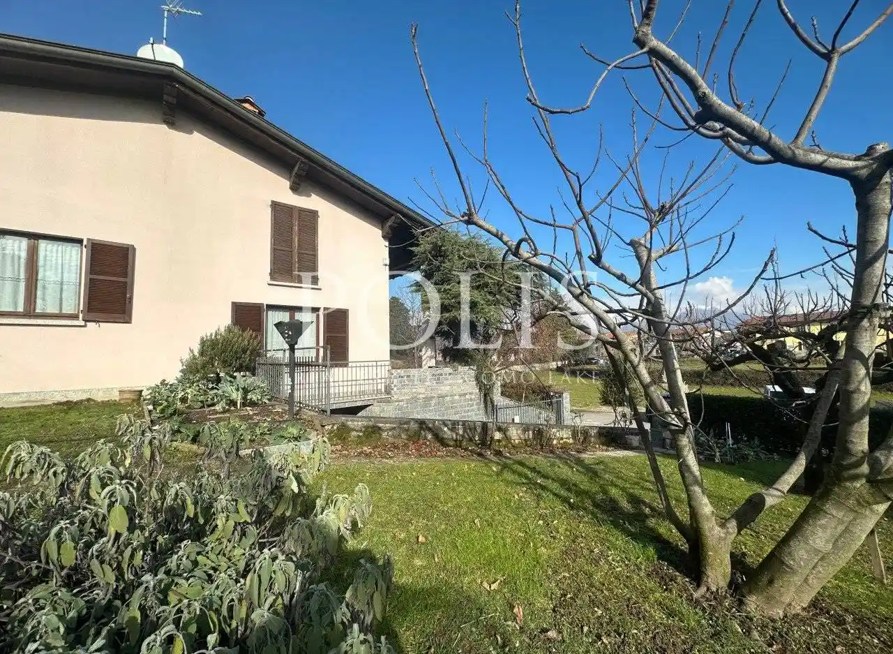 Villa in vendita a Albavilla
