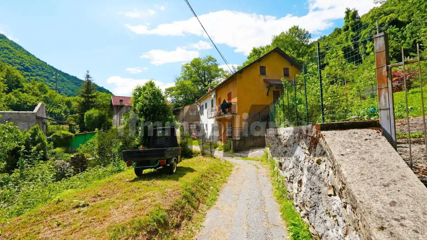 Casa indipendente in vendita a Montoggio