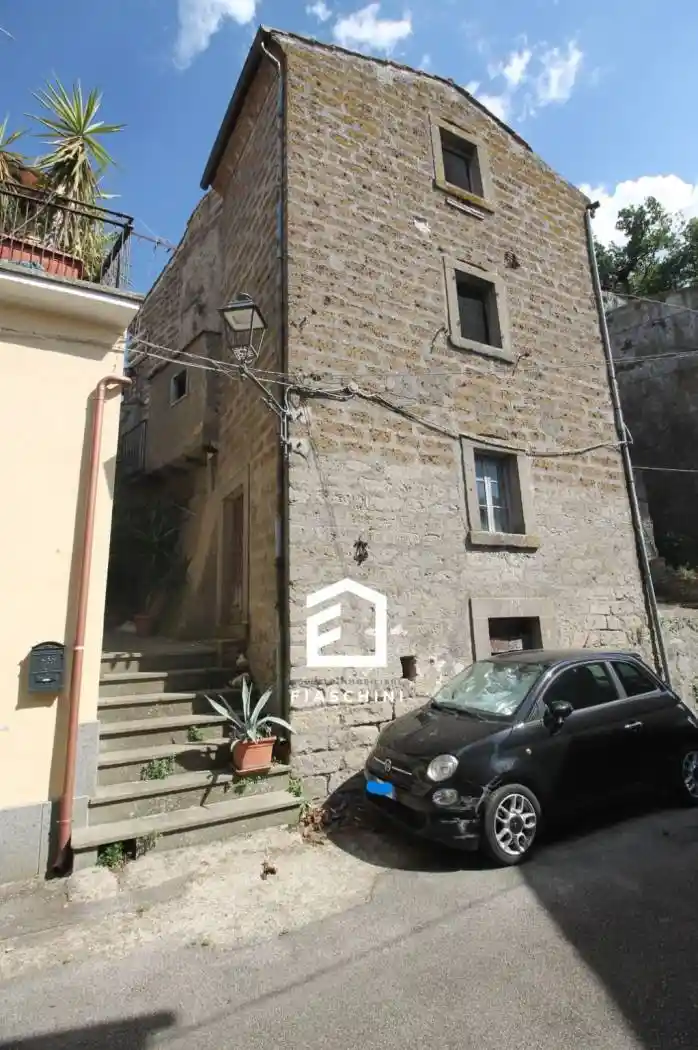 Casa indipendente in vendita a Bomarzo