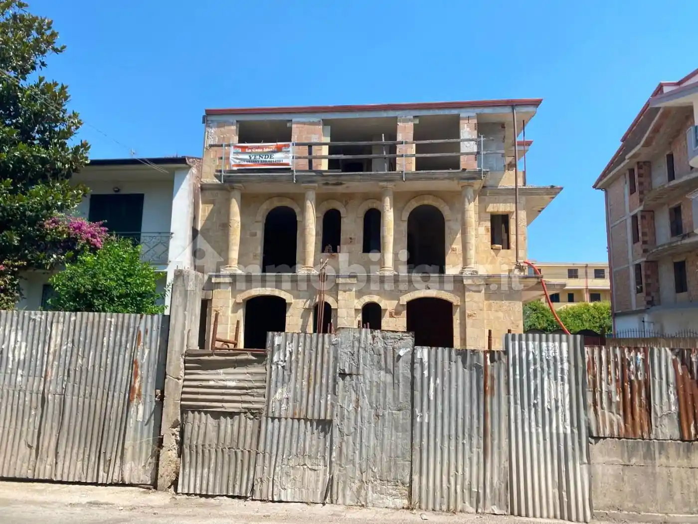 Palazzo - Edificio in vendita a Carinaro