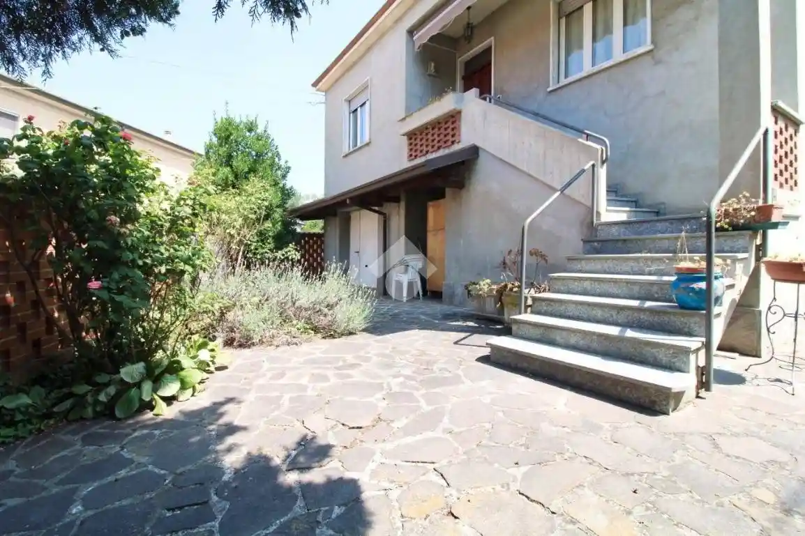 Casa indipendente in vendita a San Martino Siccomario