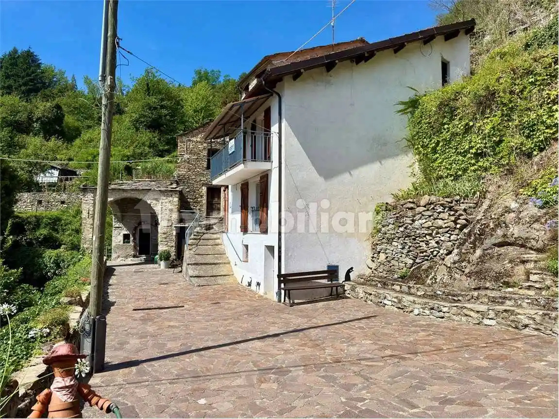 Casa indipendente in vendita a Rezzo