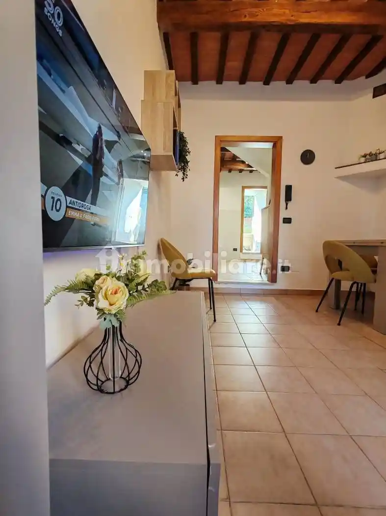 Casa indipendente in affitto a Jesi