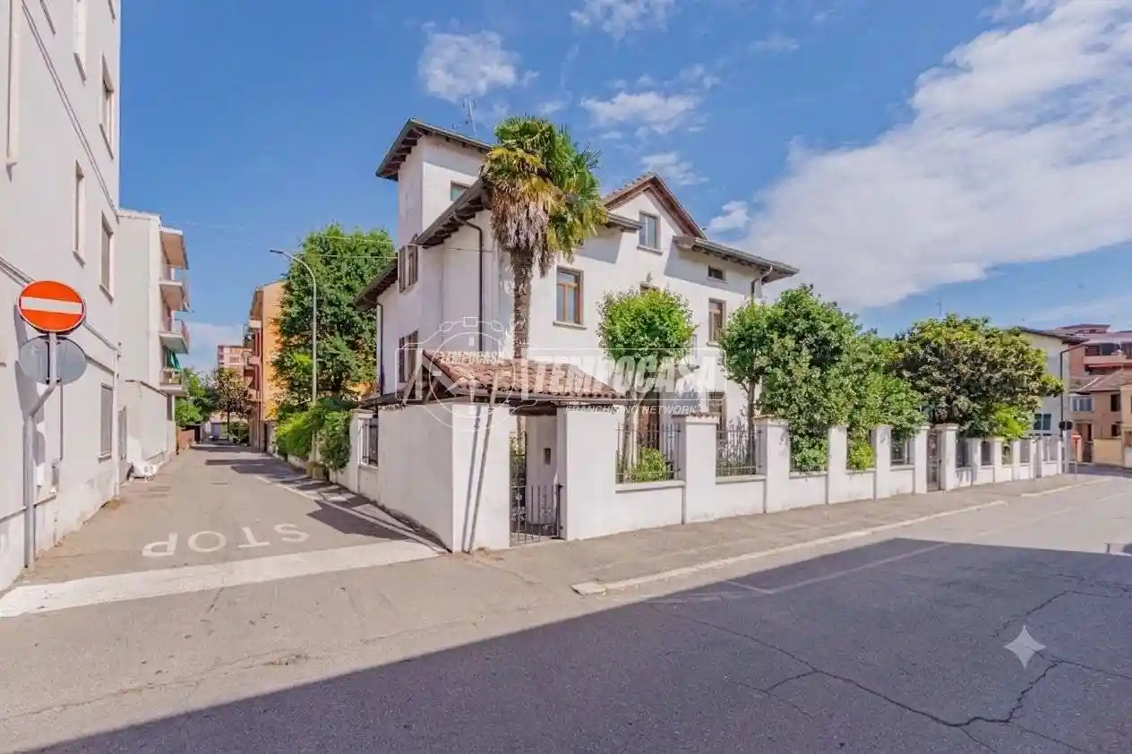 Casa indipendente in vendita a Mortara
