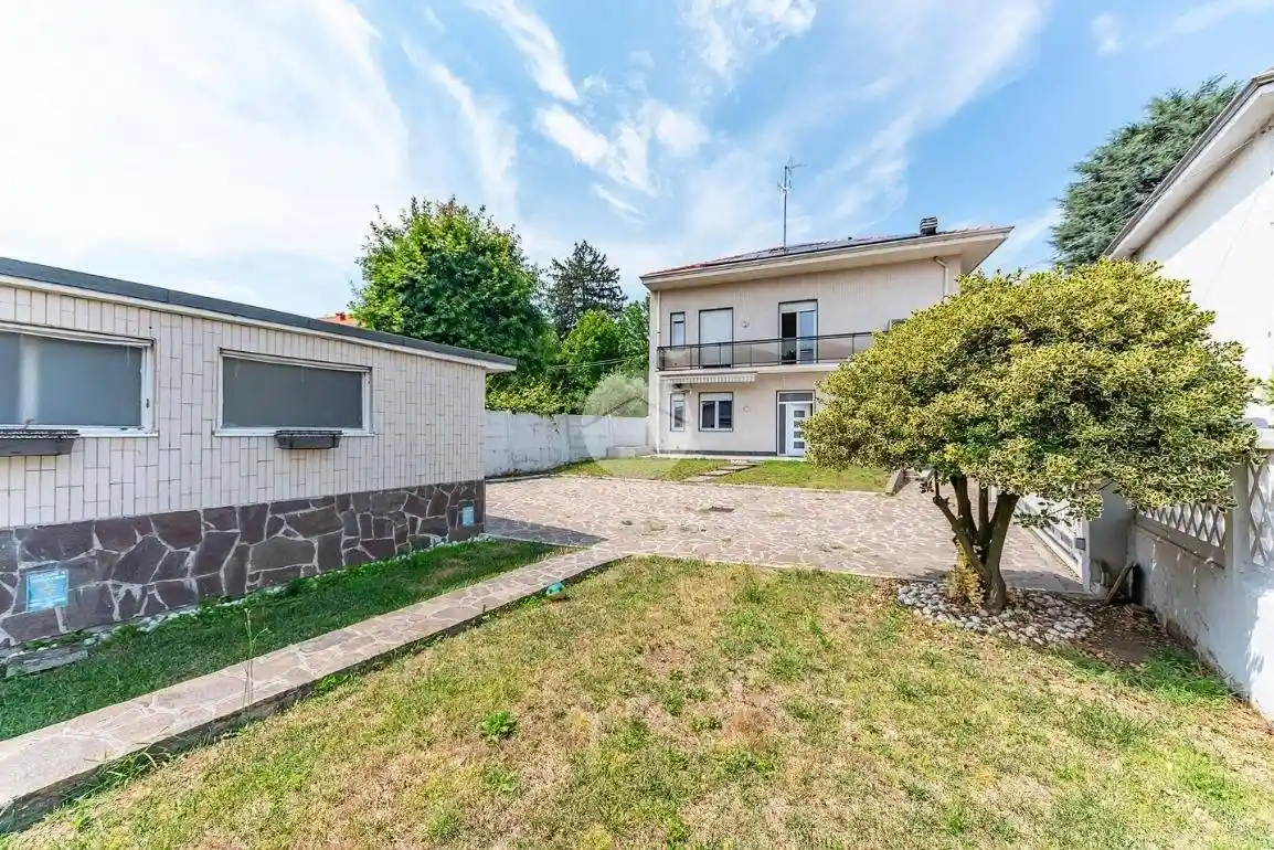Villa in vendita a Uboldo