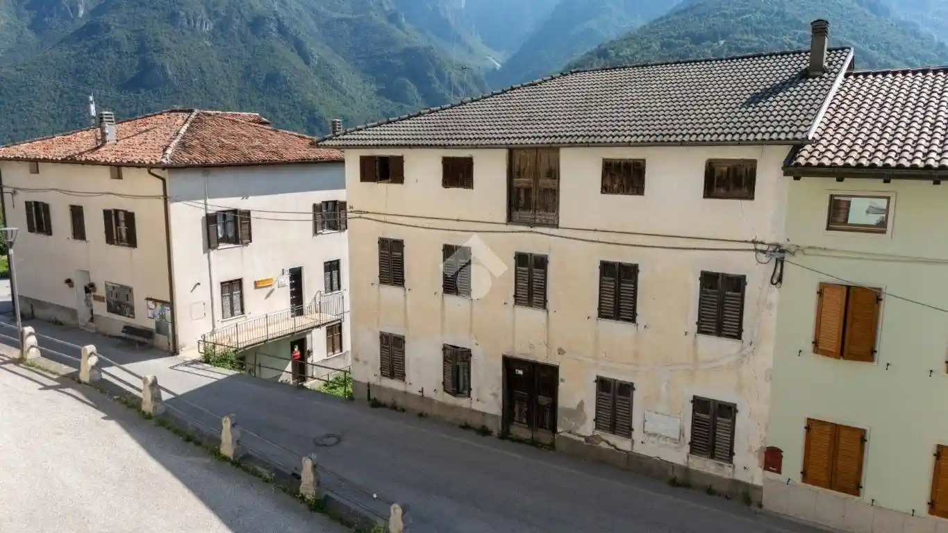 Casa indipendente in vendita a Vallarsa
