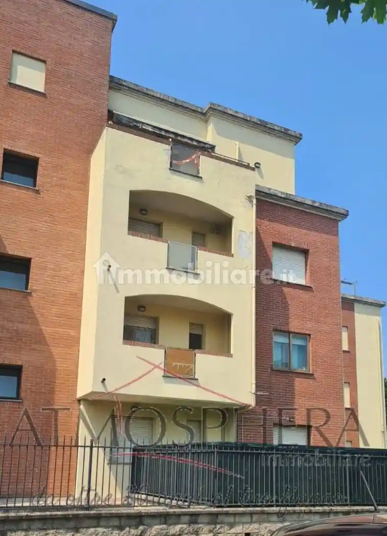 Appartamento in vendita a Gorla Minore