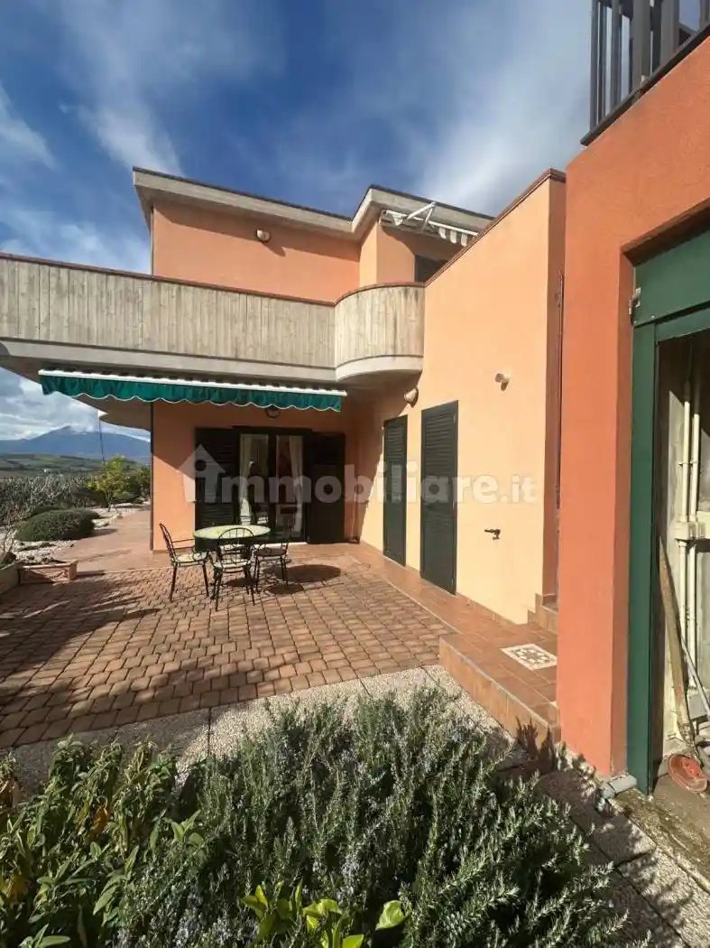 Villa in vendita a Bellante