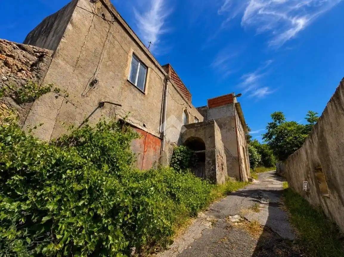 Casa indipendente in vendita a Santa Lucia del Mela
