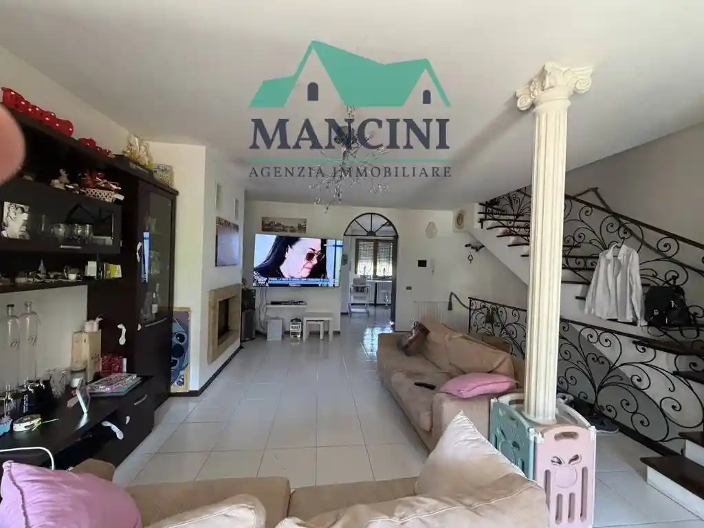 Casa indipendente in affitto a Maiolati Spontini