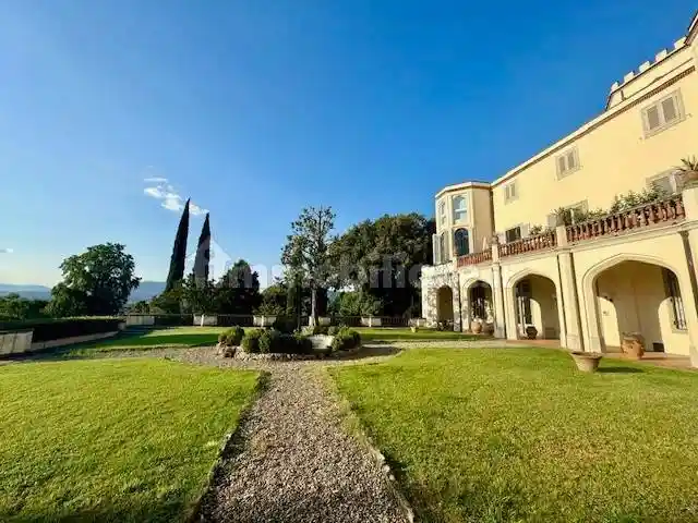 Appartamento in vendita a Firenze