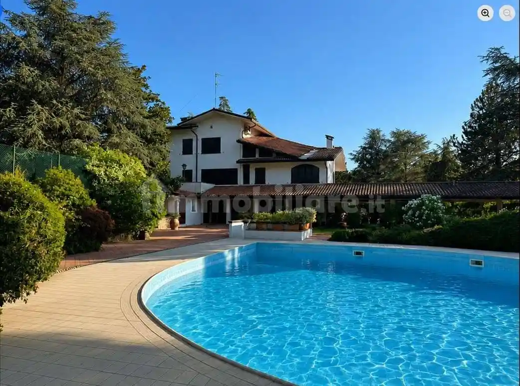 Villa in vendita a Dozza