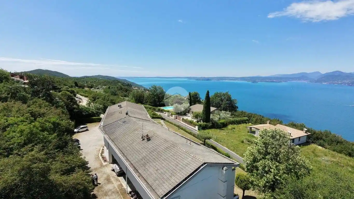 Appartamento in vendita a Torri del Benaco