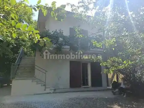 Villa in vendita a Carpineto della Nora