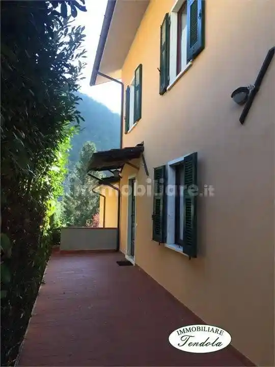 Casa indipendente in vendita a Fivizzano