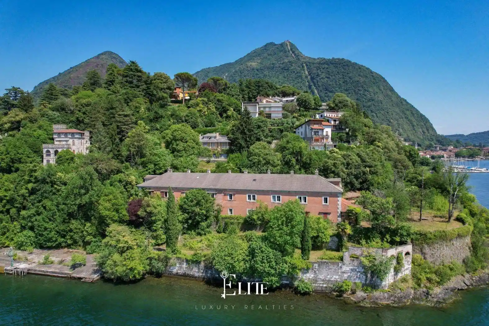 Palazzo - Edificio in vendita a Laveno-Mombello