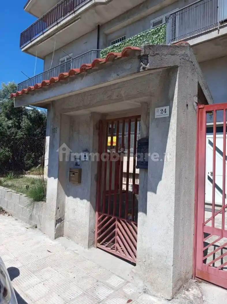 Appartamento in vendita a Locri