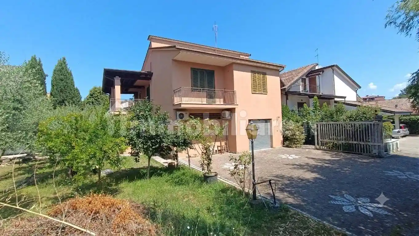 Villa in vendita a Frosinone