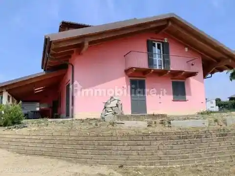 Villa in vendita a Carignano