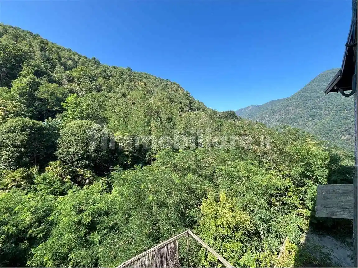 Casa indipendente in vendita a Cambiasca