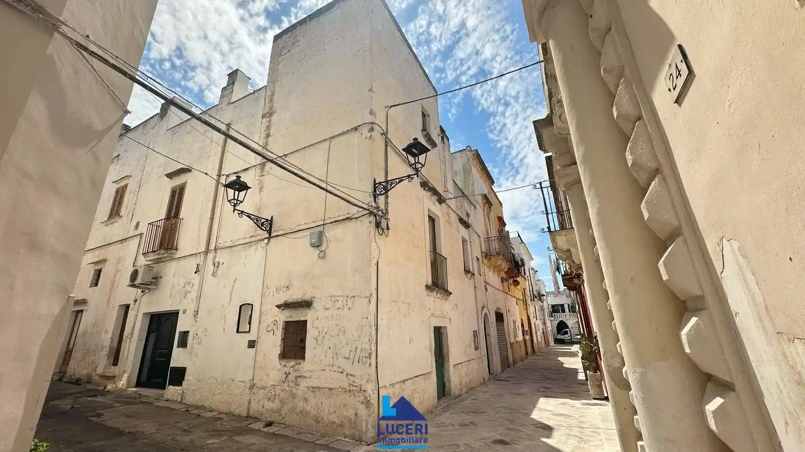 Palazzo - Edificio in vendita a Parabita