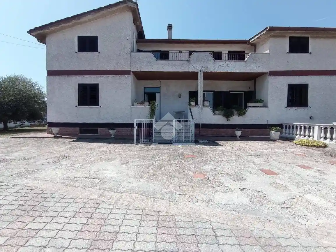 Villa in affitto a Pomezia