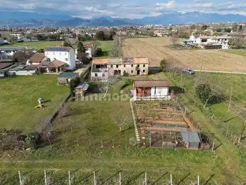 Rustico - Casale in vendita a Montebelluna