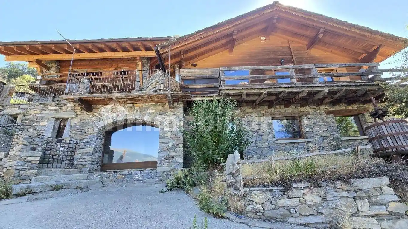 Villa in vendita a Quart