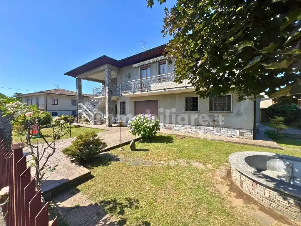 Villa in vendita a Ispra