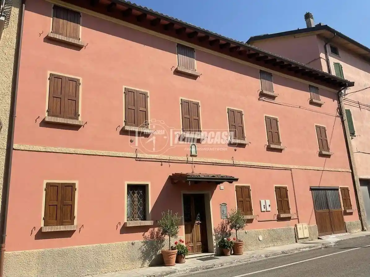 Casa indipendente in vendita a Quattro Castella