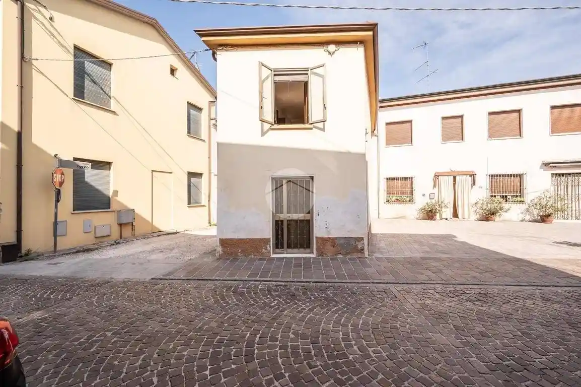Casa indipendente in vendita a Curtatone