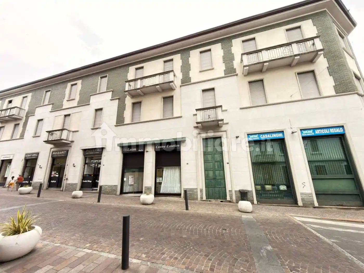 Palazzo - Edificio in vendita a Desio