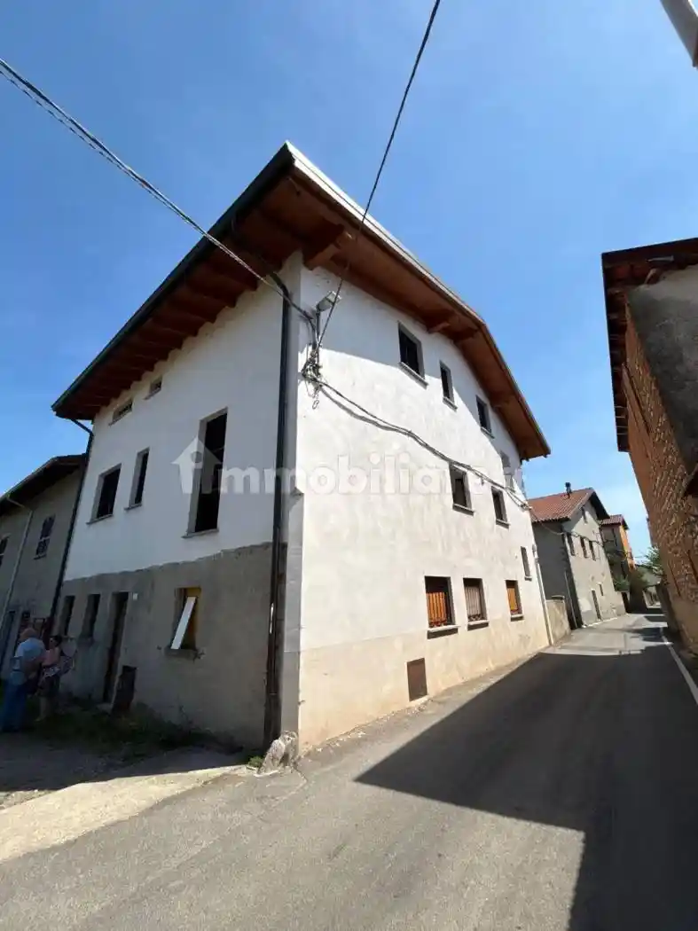Rustico - Casale in vendita a Oleggio