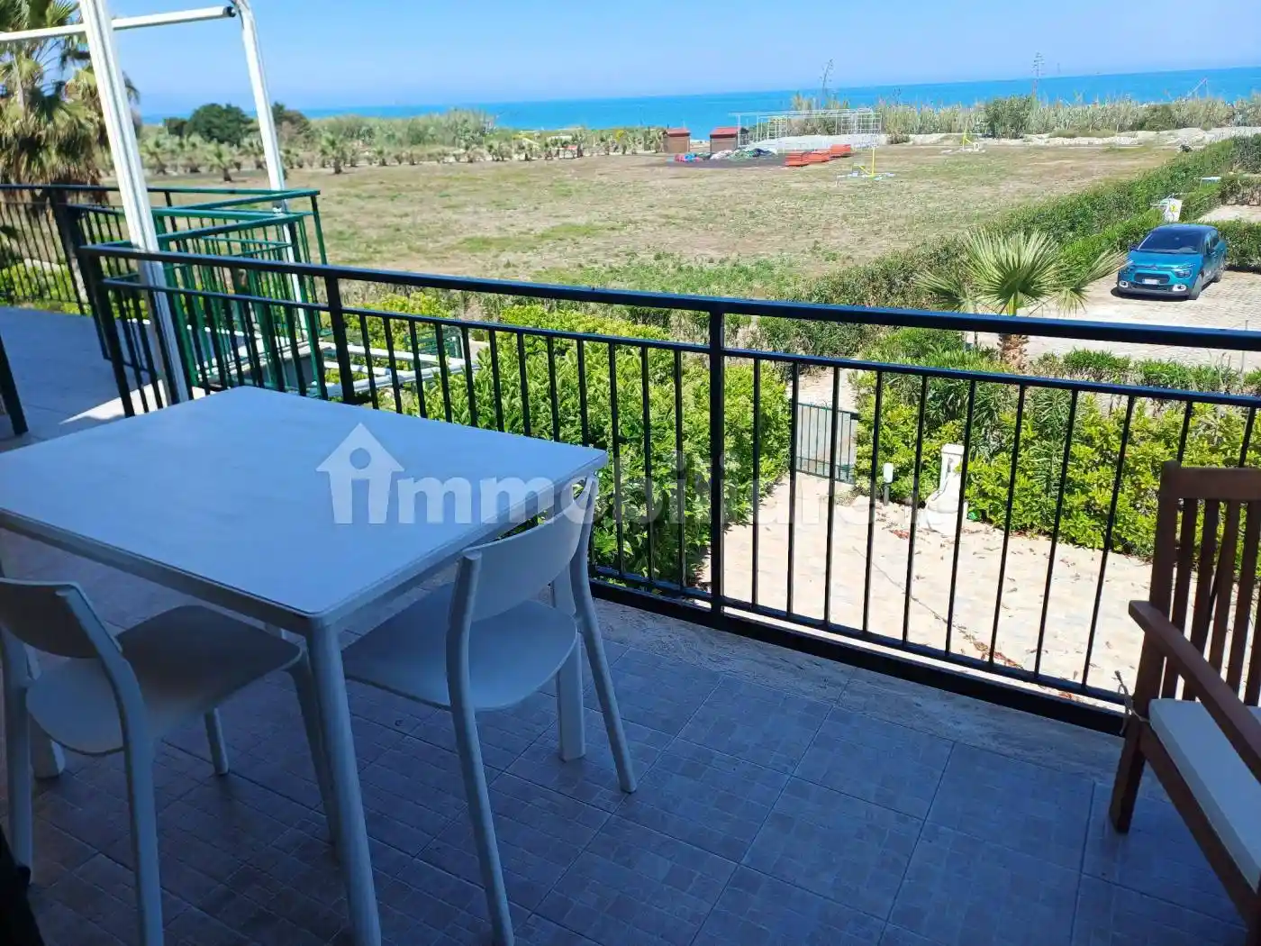 Appartamento in vendita a Campofelice di Roccella