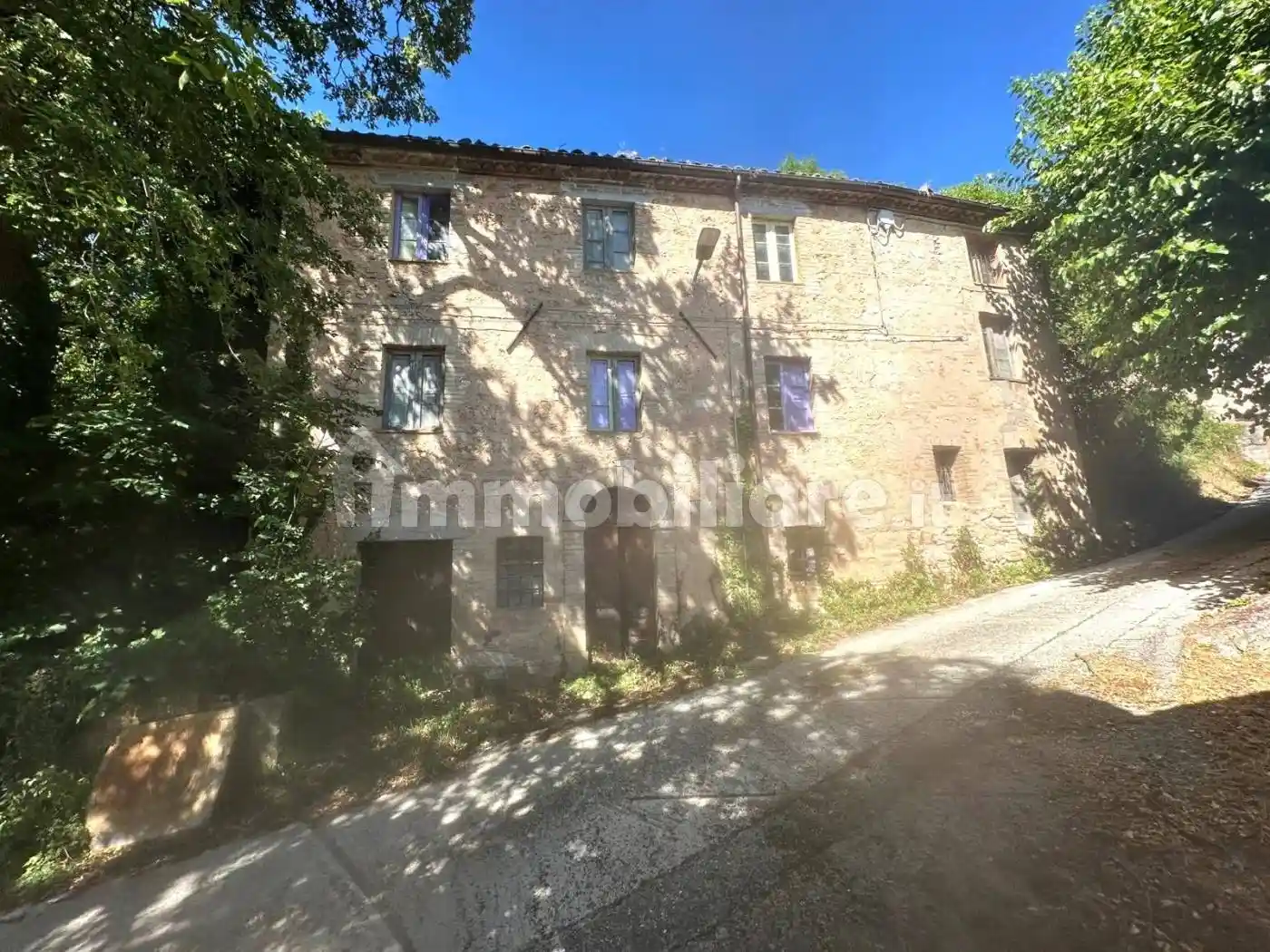 Palazzo - Edificio in vendita a Sassoferrato