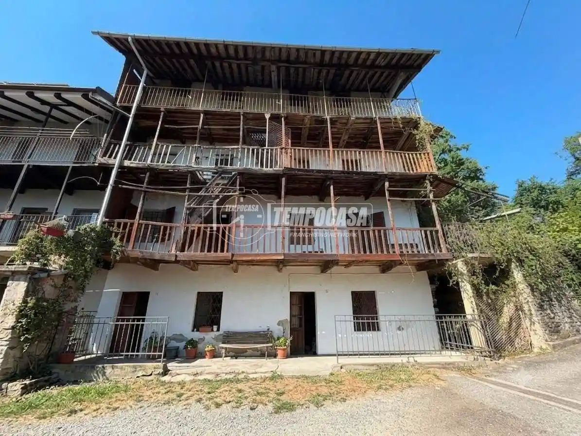 Casa indipendente in vendita a Rocca Canavese