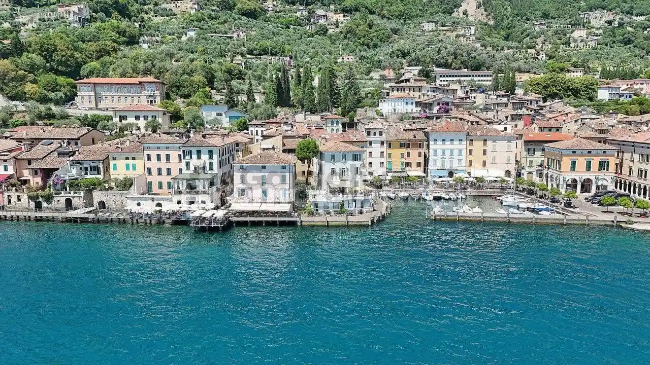 Appartamento in vendita a Gargnano