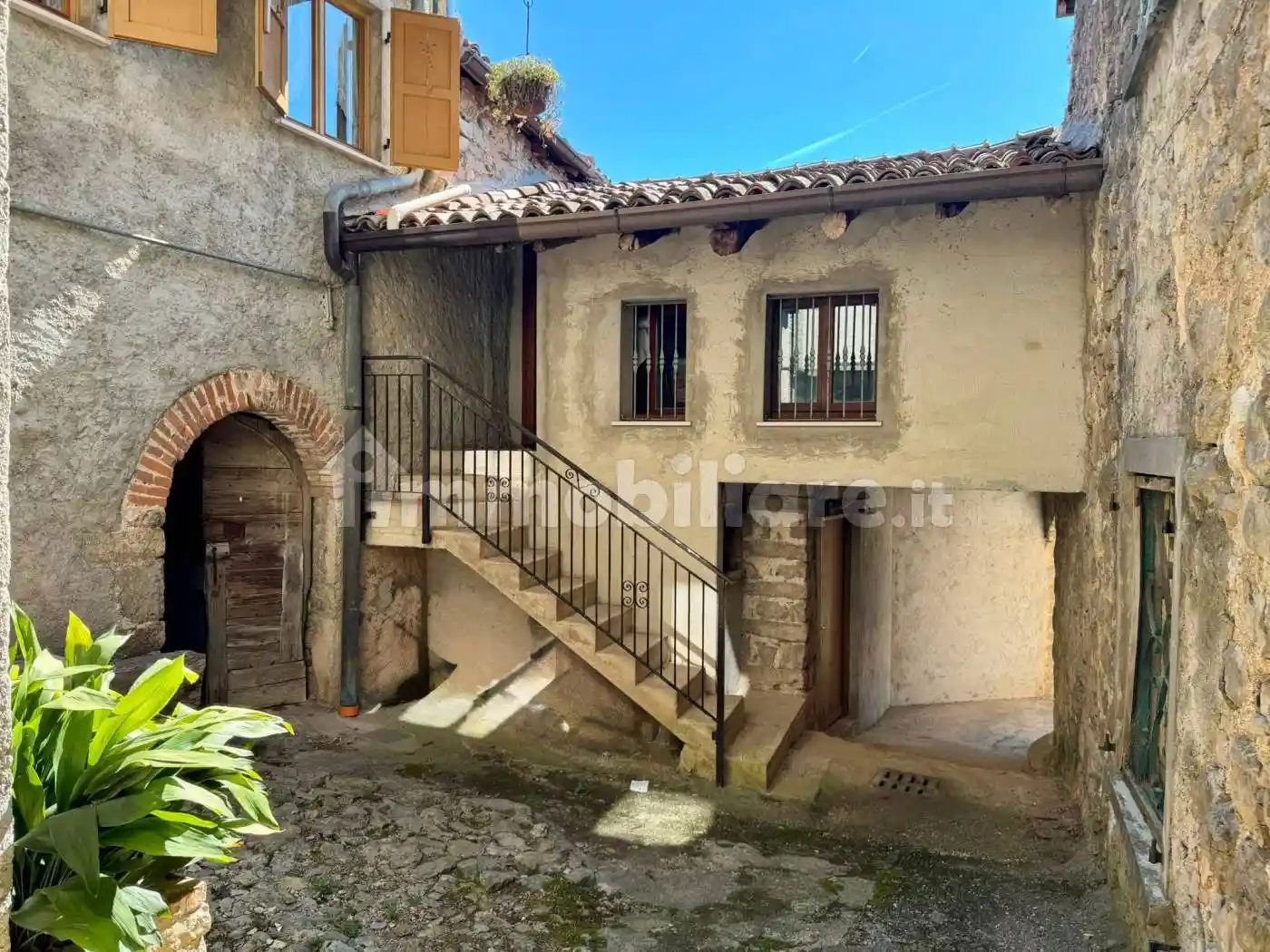 Casa indipendente in vendita a Strozza