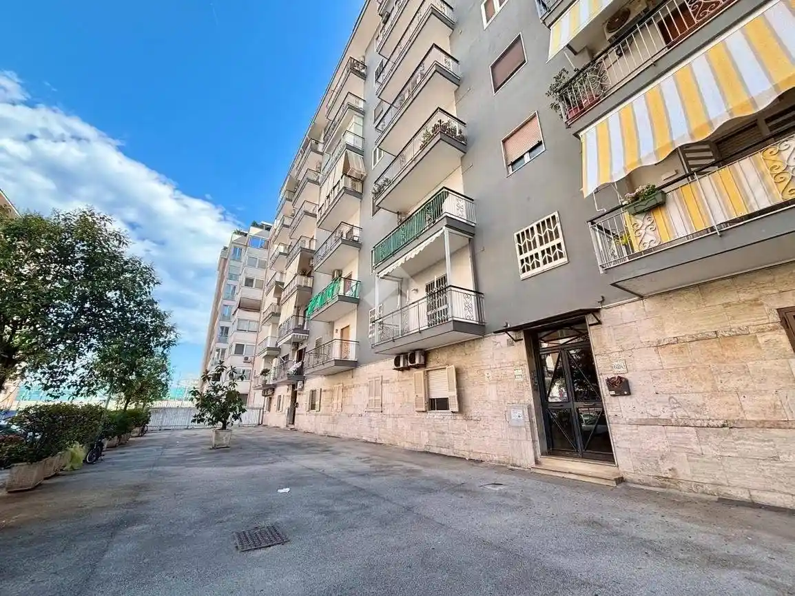 Appartamento in vendita a Napoli