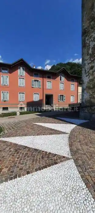 Appartamento in vendita a Introbio