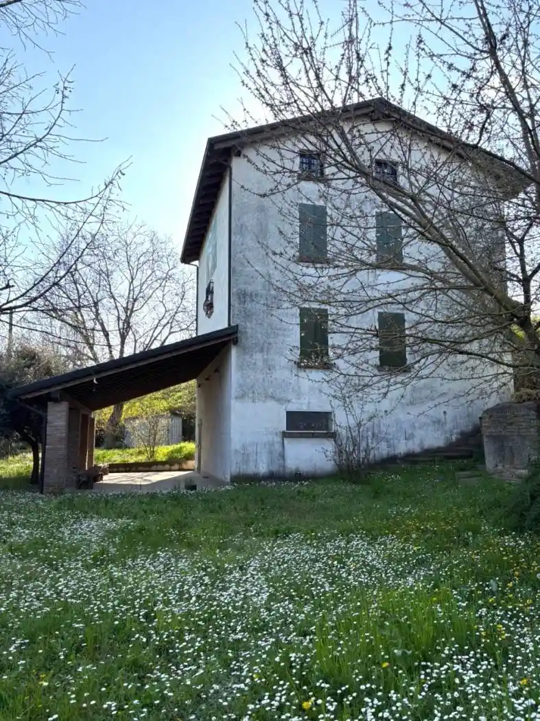 Villa in vendita a Gualtieri