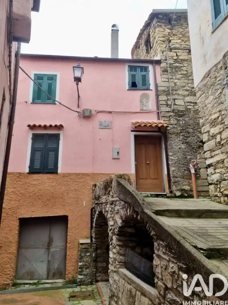 Casa indipendente in vendita a Caravonica