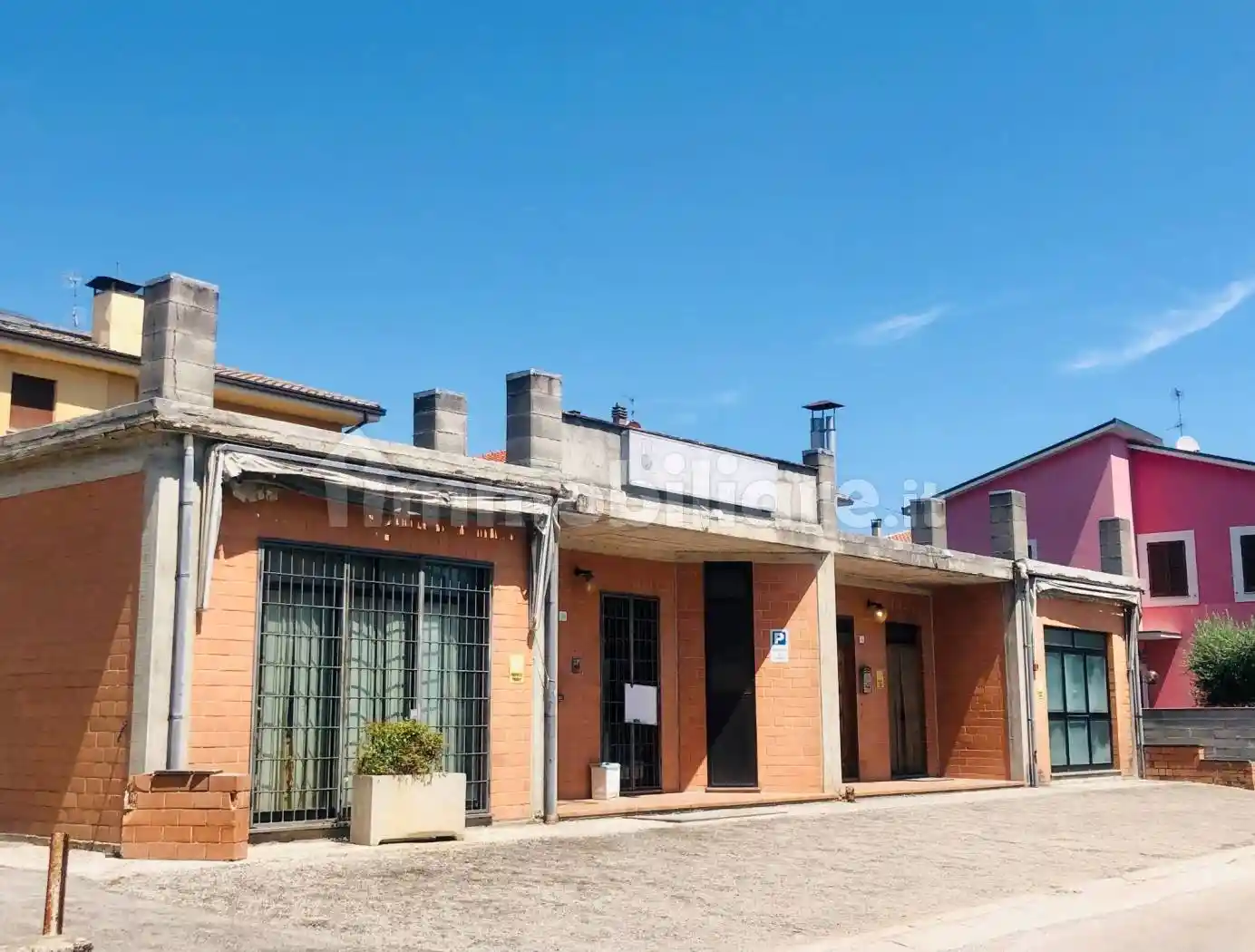 Palazzo - Edificio in vendita a Foligno