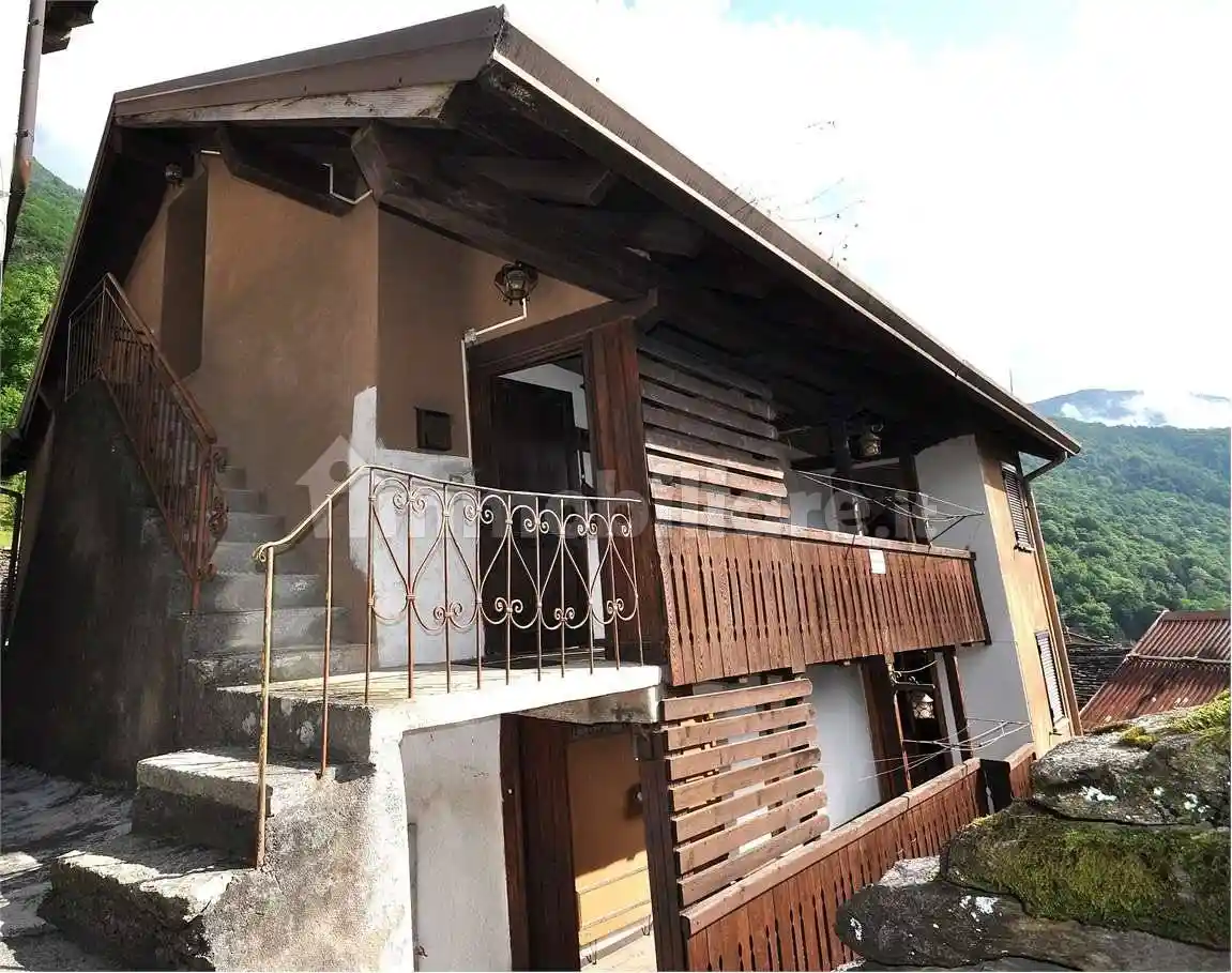 Casa indipendente in vendita a Calasca-Castiglione